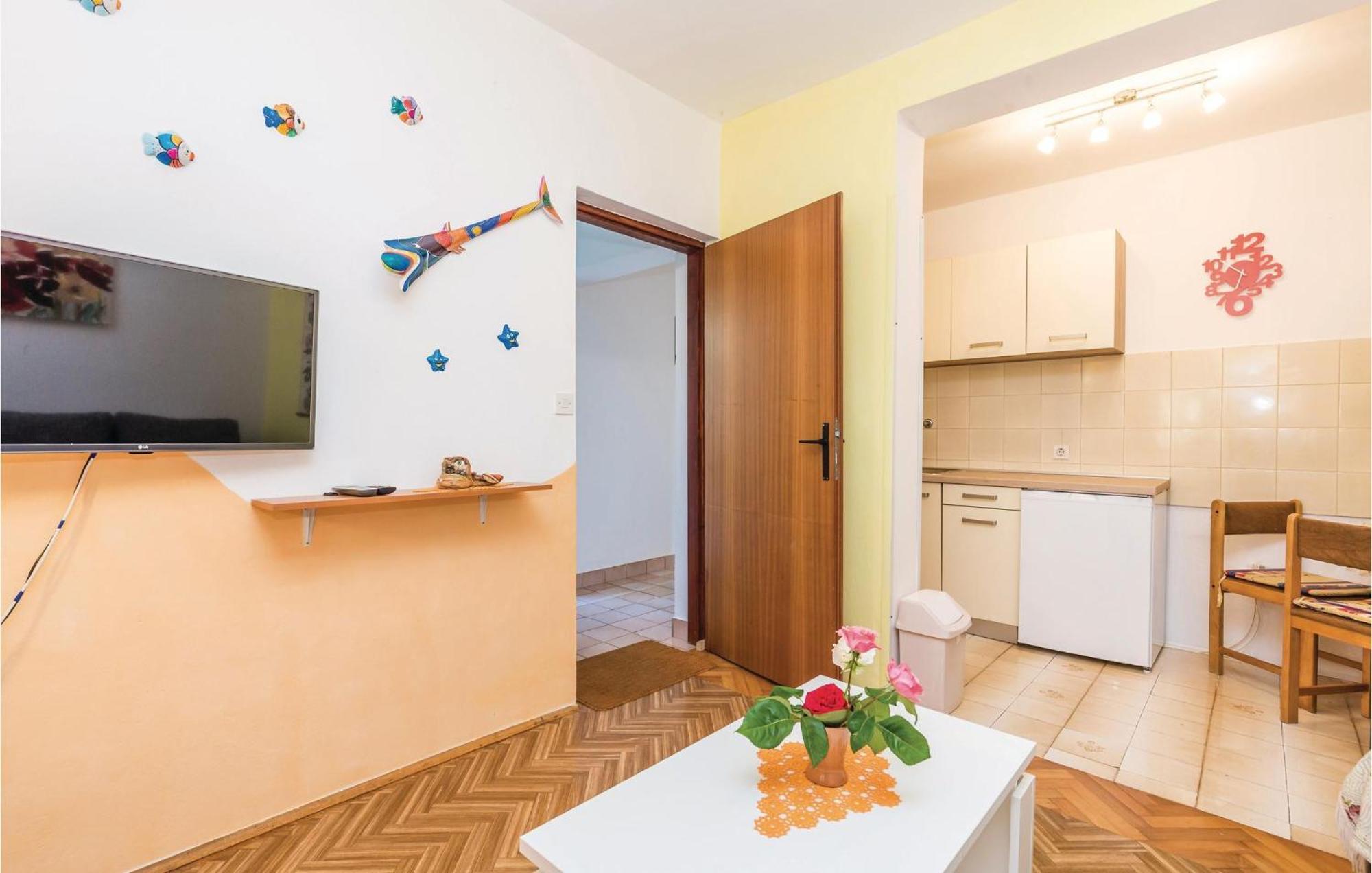 Stunning Apartment In Barbat-Rab With Wifi Barbat na Rabu Zewnętrze zdjęcie