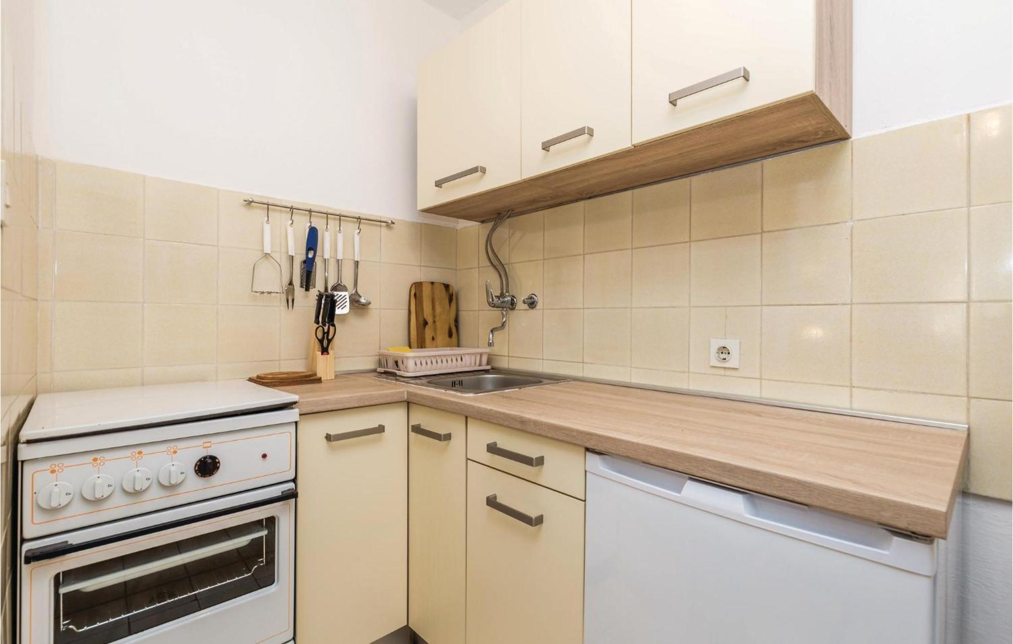 Stunning Apartment In Barbat-Rab With Wifi Barbat na Rabu Zewnętrze zdjęcie