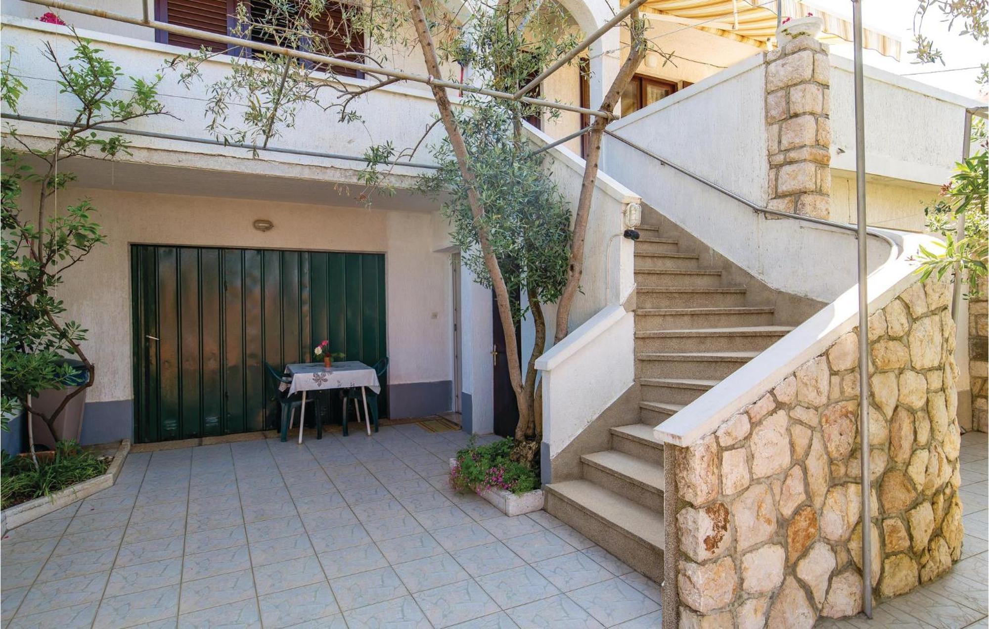 Stunning Apartment In Barbat-Rab With Wifi Barbat na Rabu Zewnętrze zdjęcie